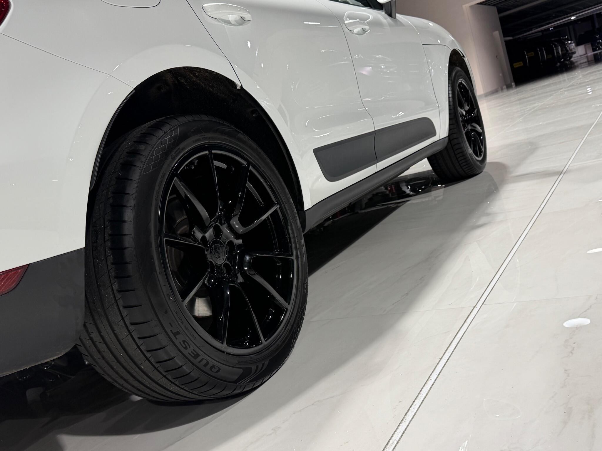 Porsche Macan 2.0T SUV 5dr Petrol PDK 4WD Euro 6 (s/s) (252 ps)